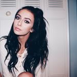 @daniellerenaee's profile picture on influence.co