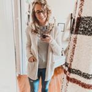 @earnestlyemmablog's profile picture on influence.co