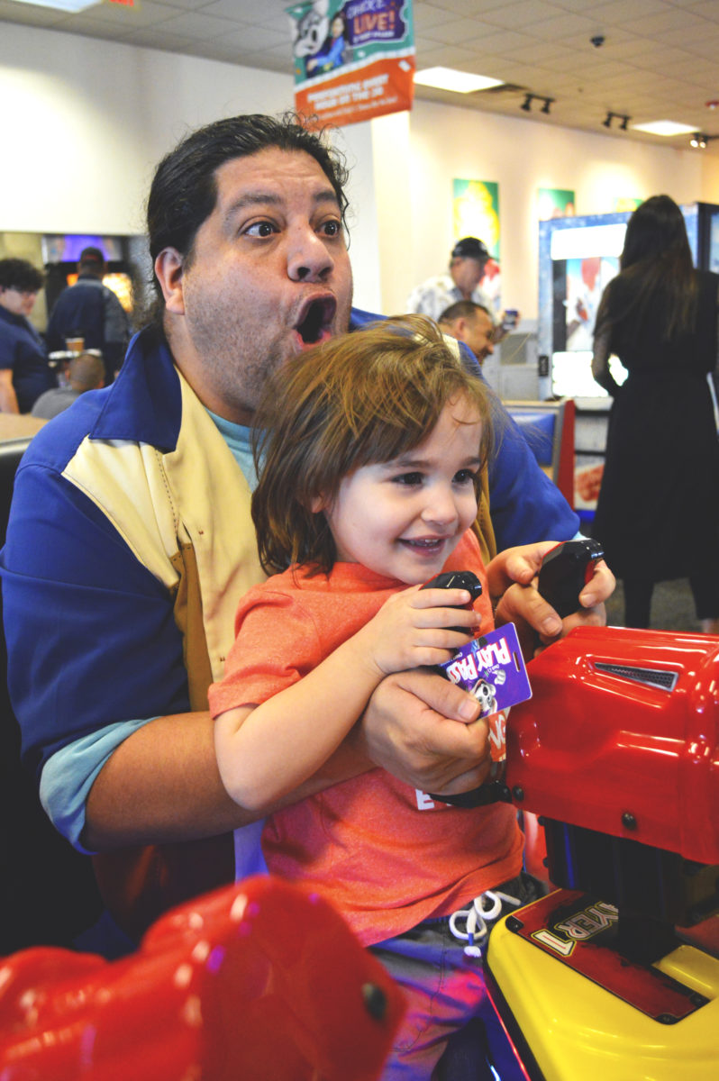 @biculturalfamilia's cover photo for 'Introducing Chuck E. Cheese’s Unlimited Games in South Texas | Bicultural Familia'