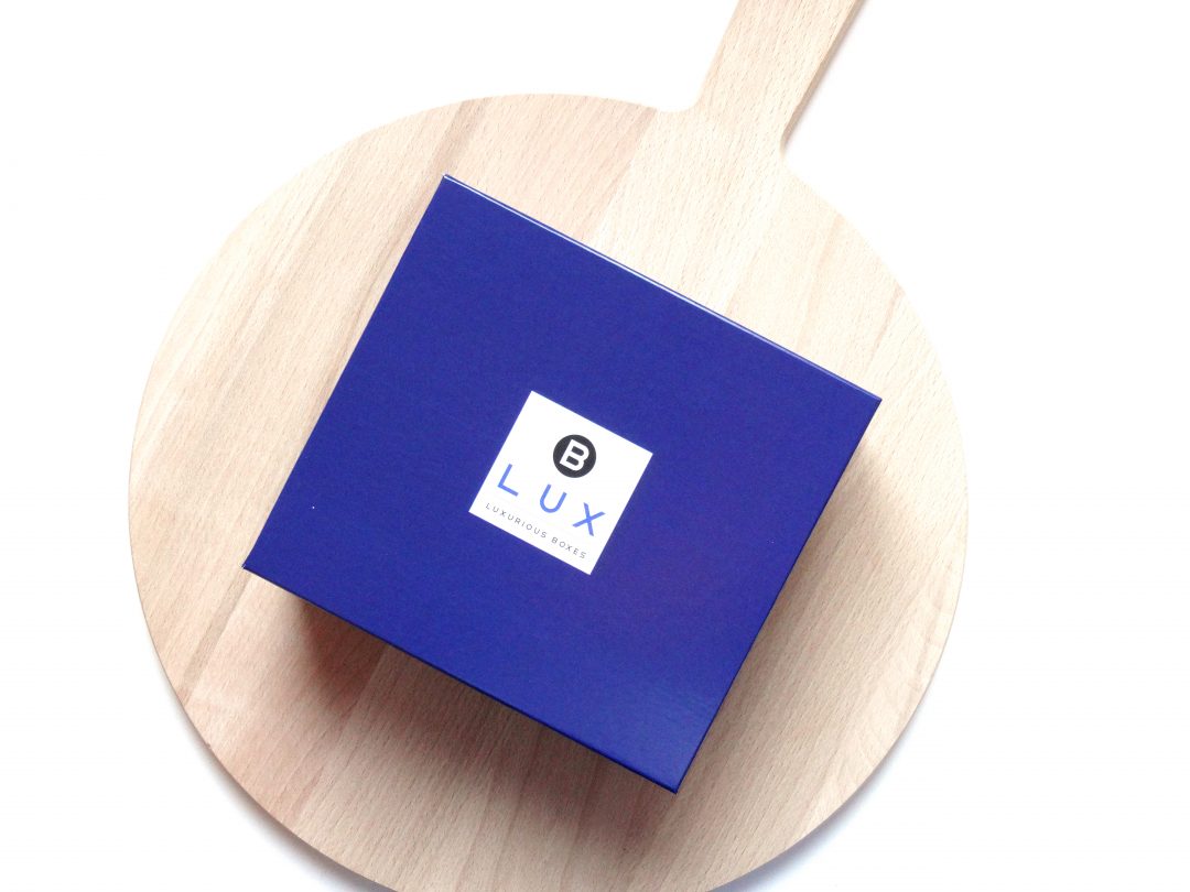 @esmeelifestyle's cover photo for 'Unboxing: Bluxbox december 2016 | Esmée Lifestyle'