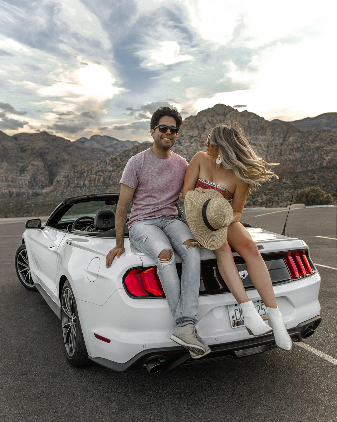 @sarakauten's cover photo for 'How to capture the best photos in Vegas | Sweet Serendipity'