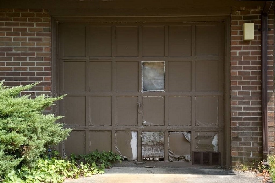 @garagedoorsrepair's cover photo for 'Things to Know While Repairing a Malfunctioning Garage Door'